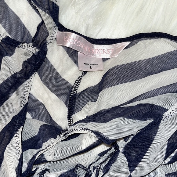 Navy Blue & White Sheer Set ⚓️ - Picture 4 of 6